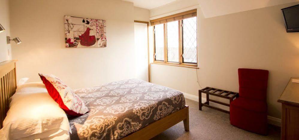 Fern Lodge Guesthouse Hythe  Exterior foto